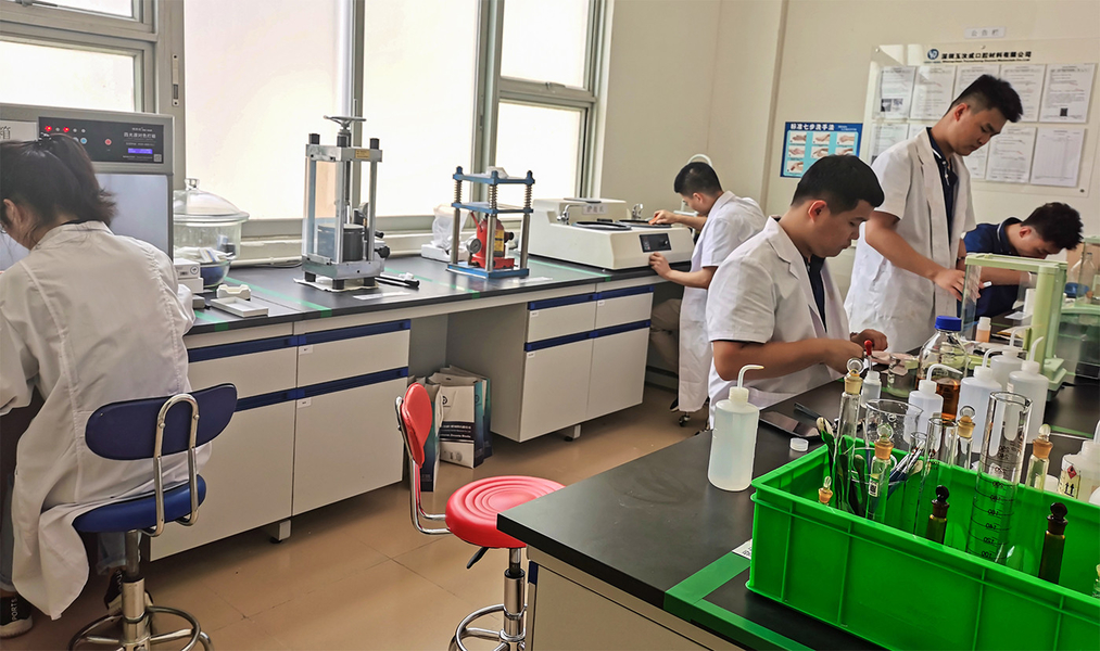 Shenzhen Yurucheng Dental Materials Co., Ltd خط إنتاج المصنع