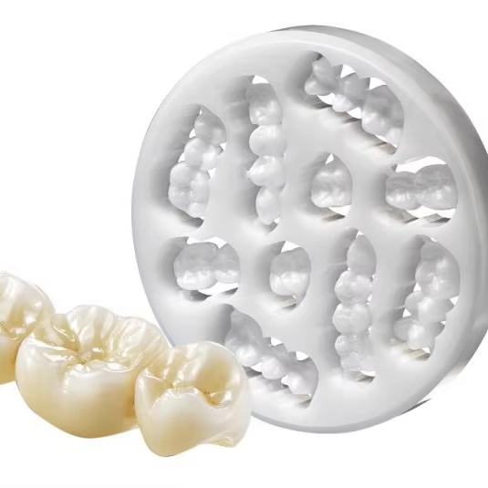 YUCERA  كتلة زركونيا بيضاء للأسنان أقراص زركونيا للأسنان كتلة بيضاء دعم فني عبر الإنترنت 5 سنوات الفئة II CE ISO