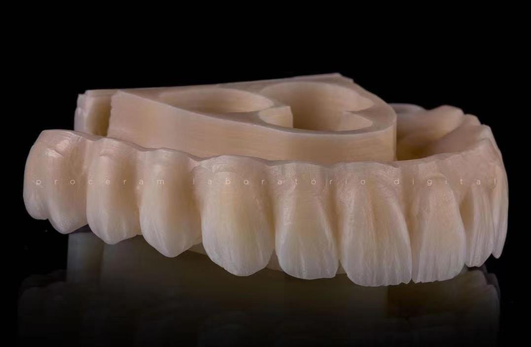 43%-57% شفافية 700-1200 ميجا باسكال قوة الانحناء YUCERA Dental نظام 98mm مفتوح CAD/CAM 4D Pro متعدد الطبقات كتلة الزركونيا