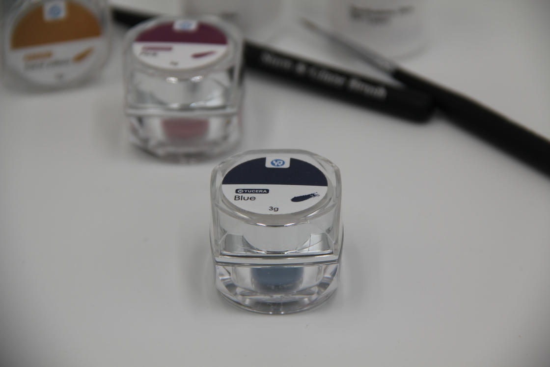 مجموعة تلوين الزركونيا الخزفية Yucera 18 لونًا فريدة من نوعها لحلول الابتسامة، توهج طبيعي لإبداعات مختبر الأسنان